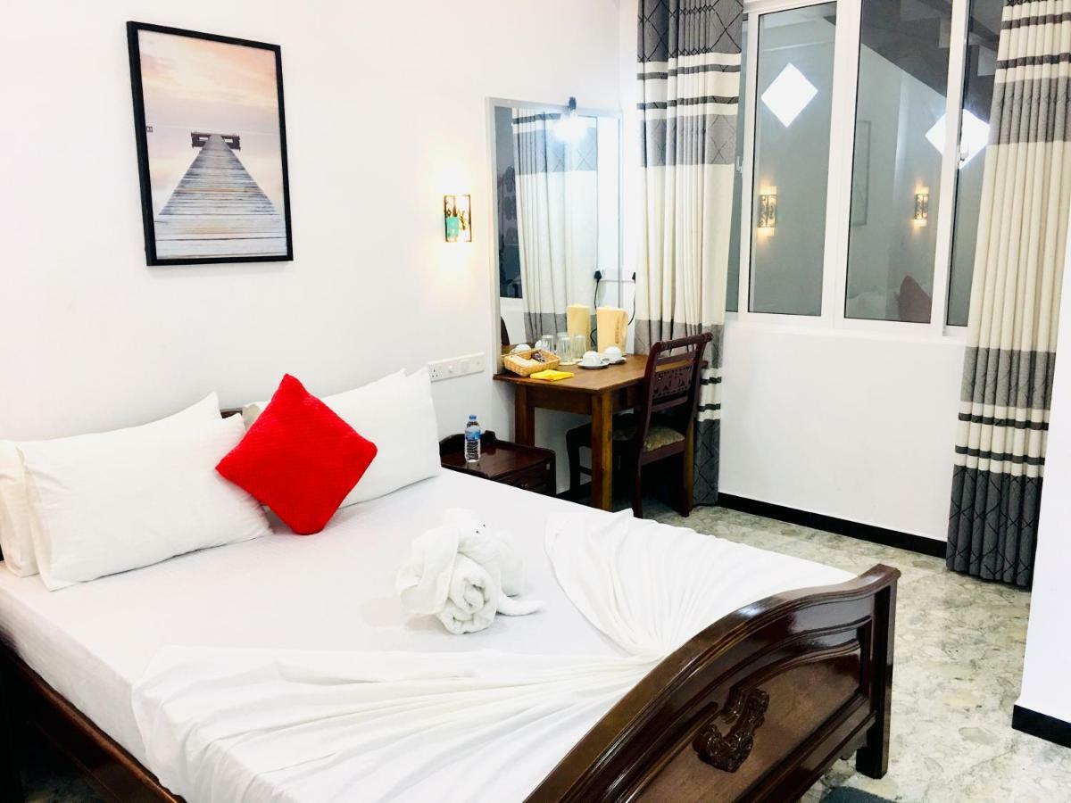 Jenushi Homestay Kandy Exterior photo