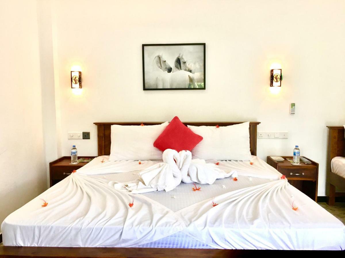 Jenushi Homestay Kandy Exterior photo